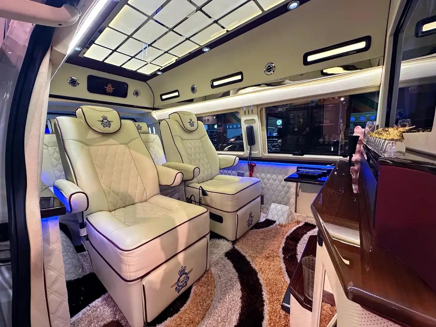 Ford E350 2011 5.4L Platinum Limited Edition — миниатюра 14