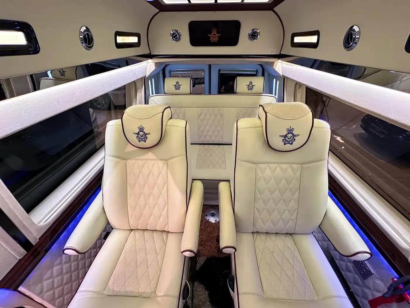Ford E350 2011 5.4L Platinum Limited Edition — миниатюра 22