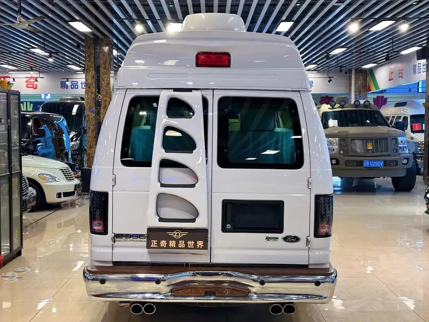 Ford E350 2011 5.4L Platinum Limited Edition — миниатюра 5