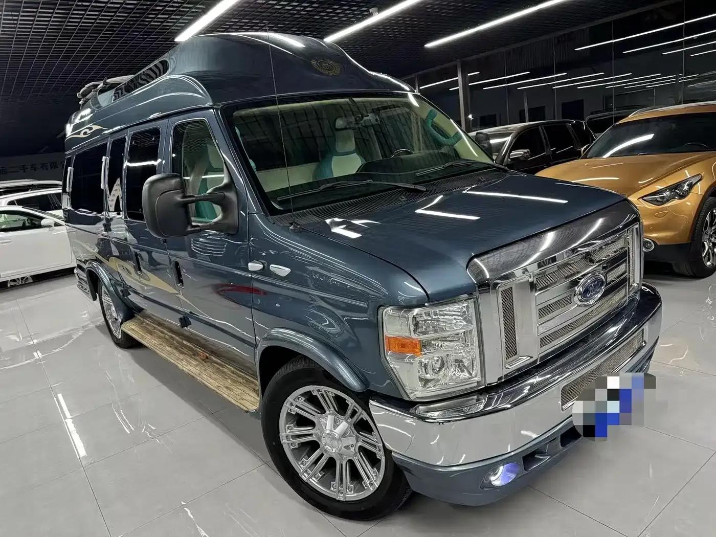 2014 Ford E350 5.4L Automatic — миниатюра 1
