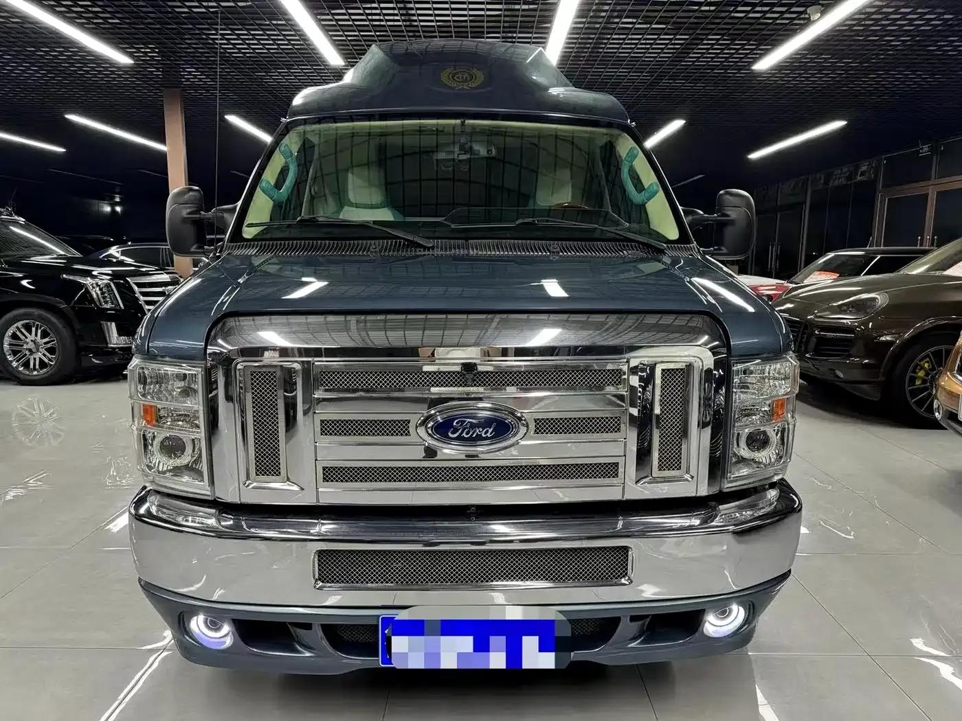 2014 Ford E350 5.4L Automatic — миниатюра 2