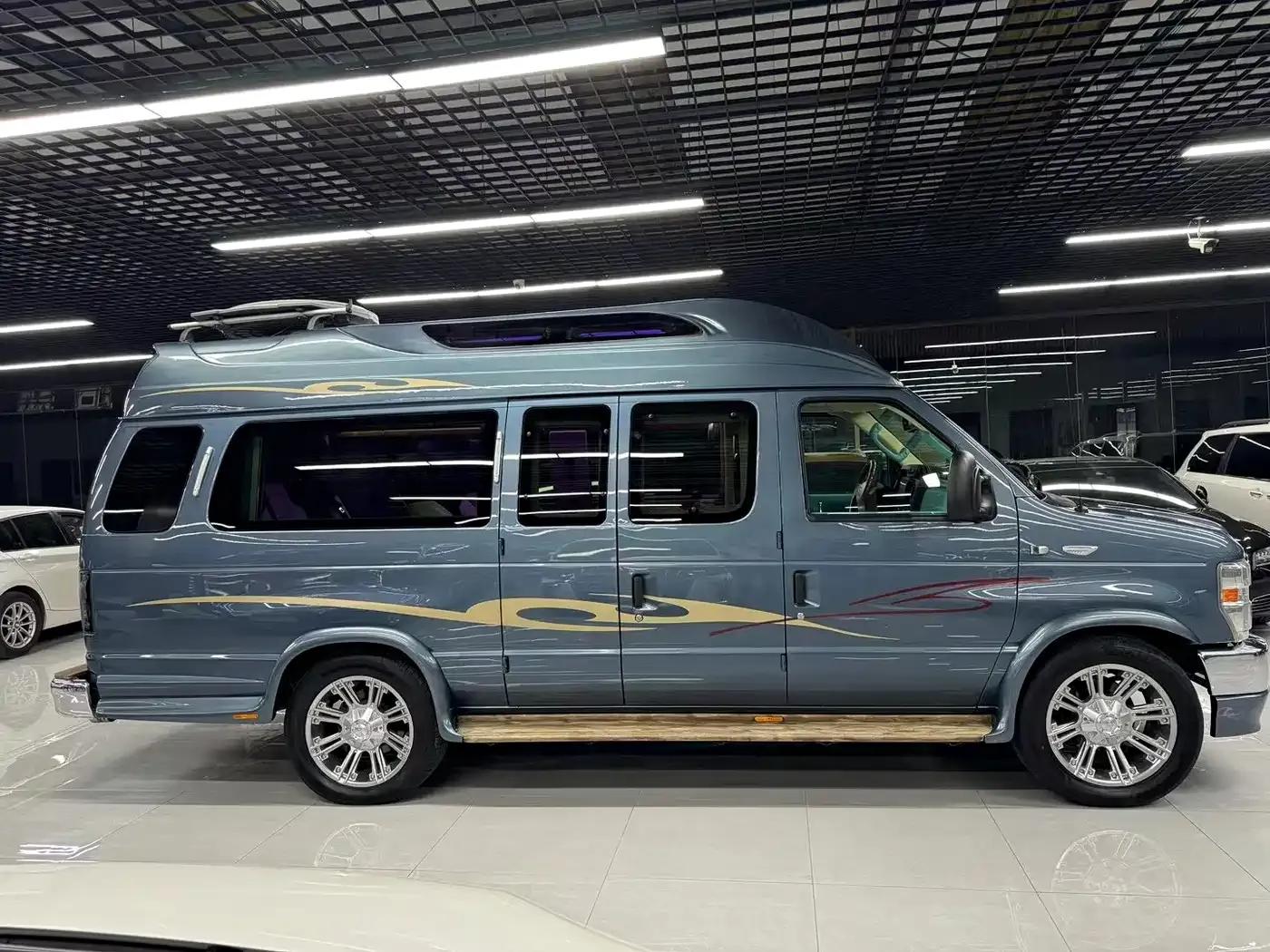 2014 Ford E350 5.4L Automatic — миниатюра 7