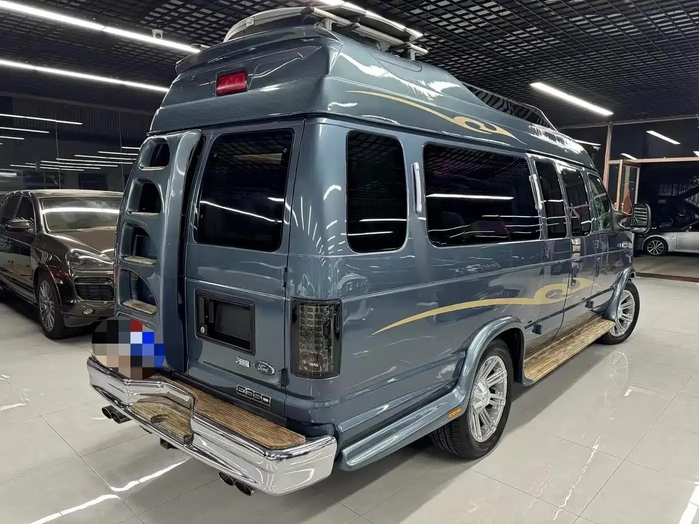 2014 Ford E350 5.4L Automatic — миниатюра 8
