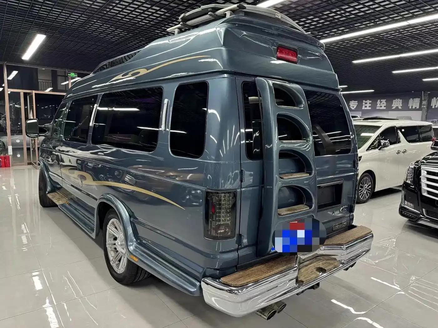 2014 Ford E350 5.4L Automatic — миниатюра 9