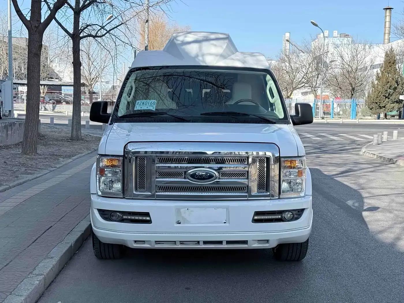 Ford E350 2011 5.4L Platinum Limited Edition — миниатюра 2