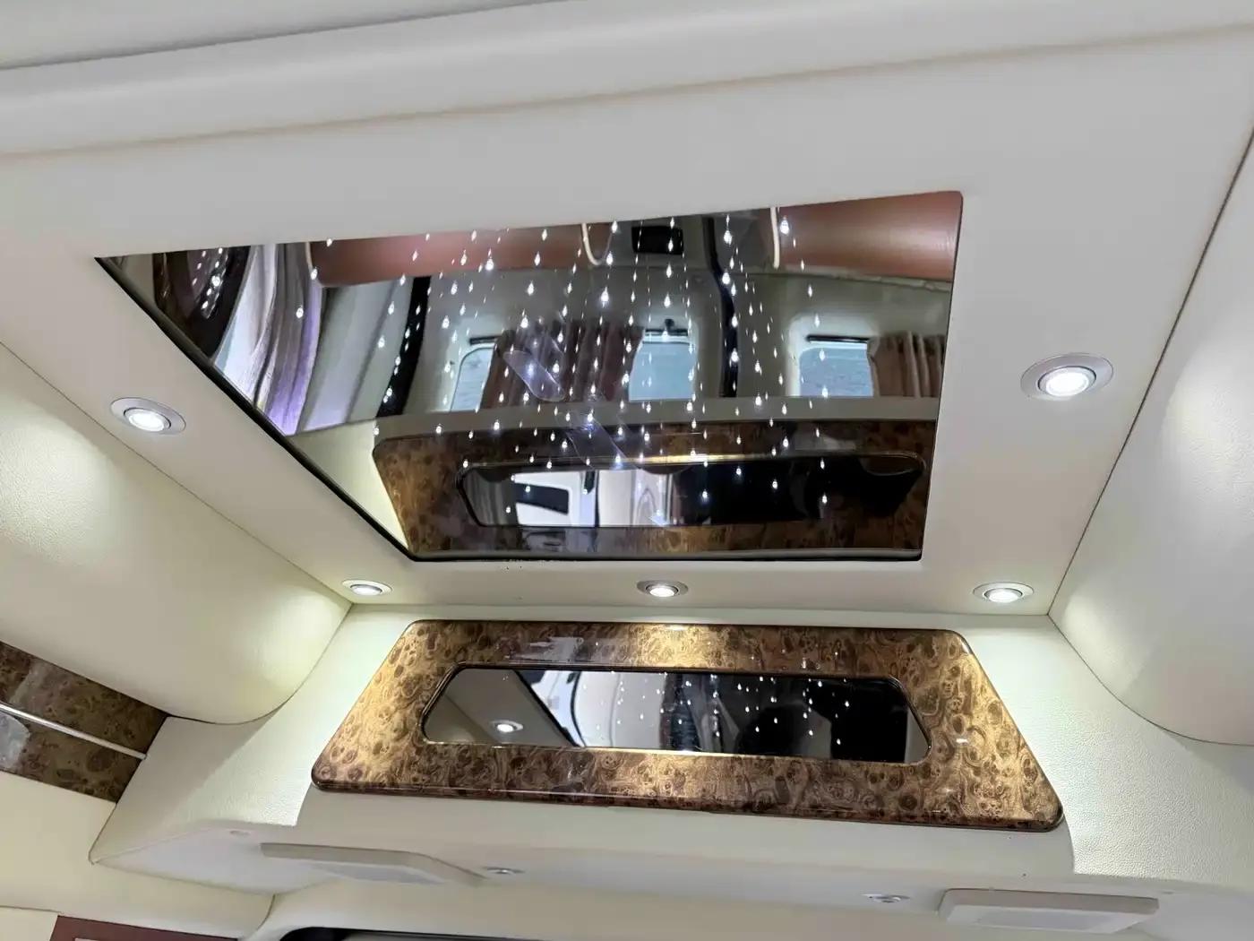 Ford E350 2011 5.4L Platinum Limited Edition — миниатюра 17