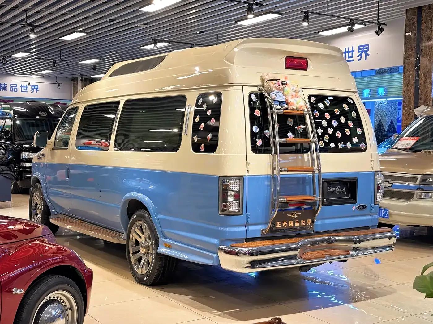2014 Ford E350 5.4L Automatic — миниатюра 4