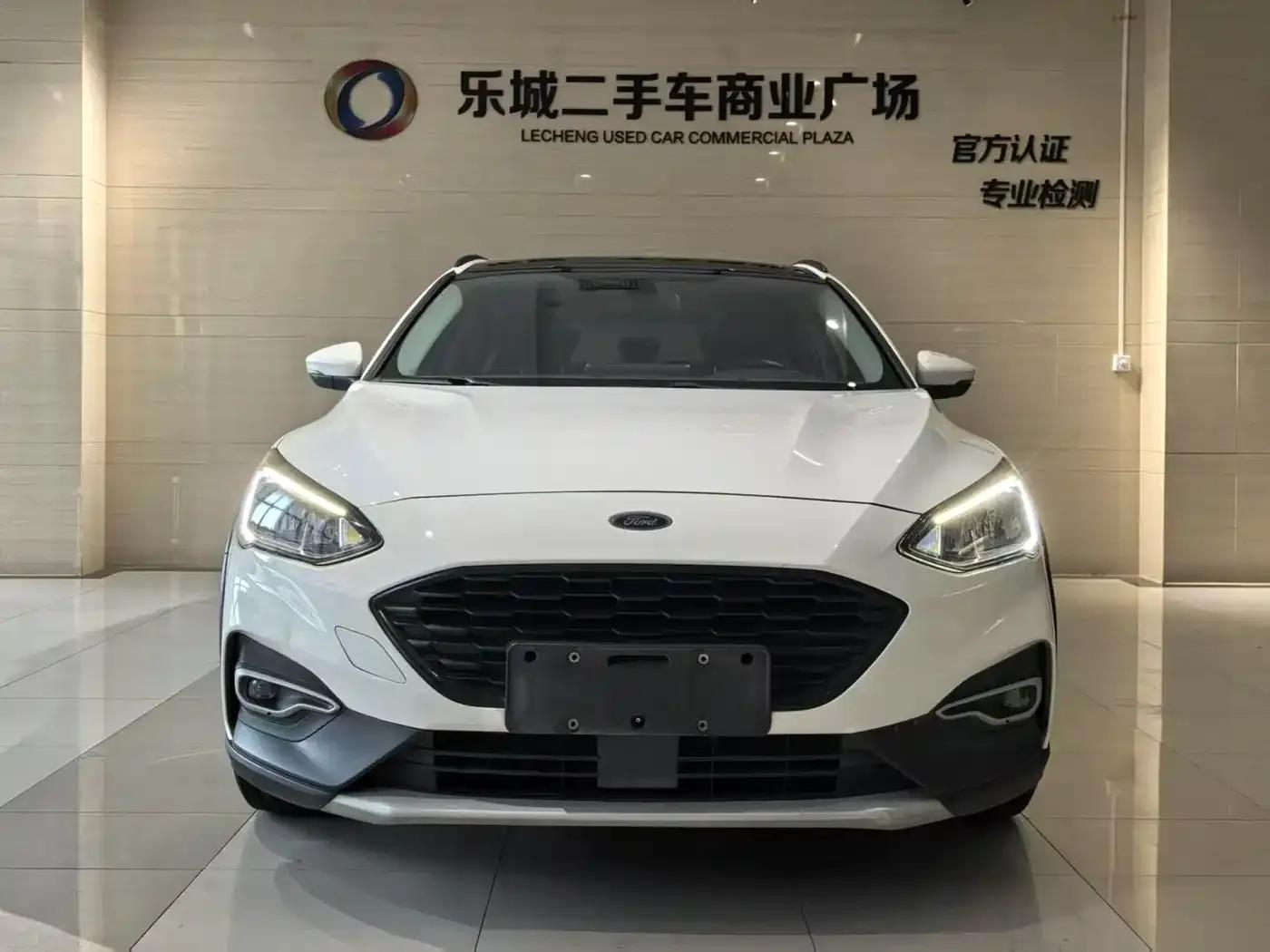 Ford Focus Active 2020 EcoBoost 180 Automatic Trend Edition — миниатюра 2