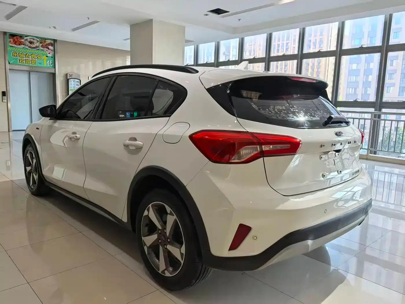 Ford Focus Active 2020 EcoBoost 180 Automatic Trend Edition — миниатюра 12