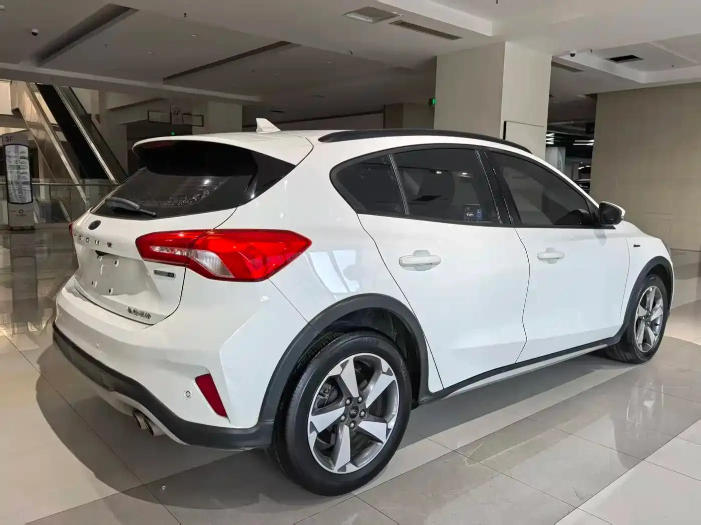 Ford Focus Active 2020 EcoBoost 180 Automatic Trend Edition — миниатюра 10