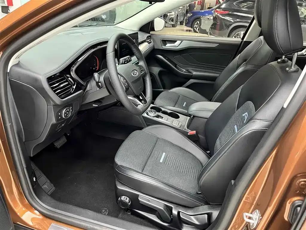 2021 Ford Focus Active EcoBoost 180 Automatic Trend Edition — миниатюра 11