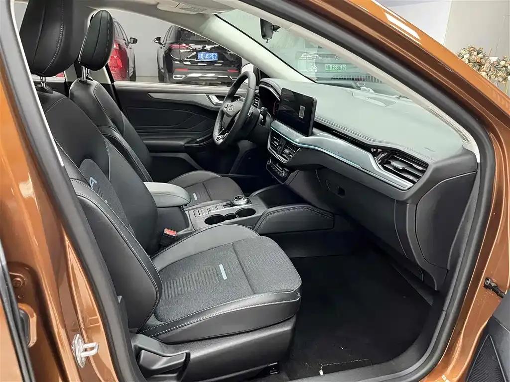 2021 Ford Focus Active EcoBoost 180 Automatic Trend Edition — миниатюра 13