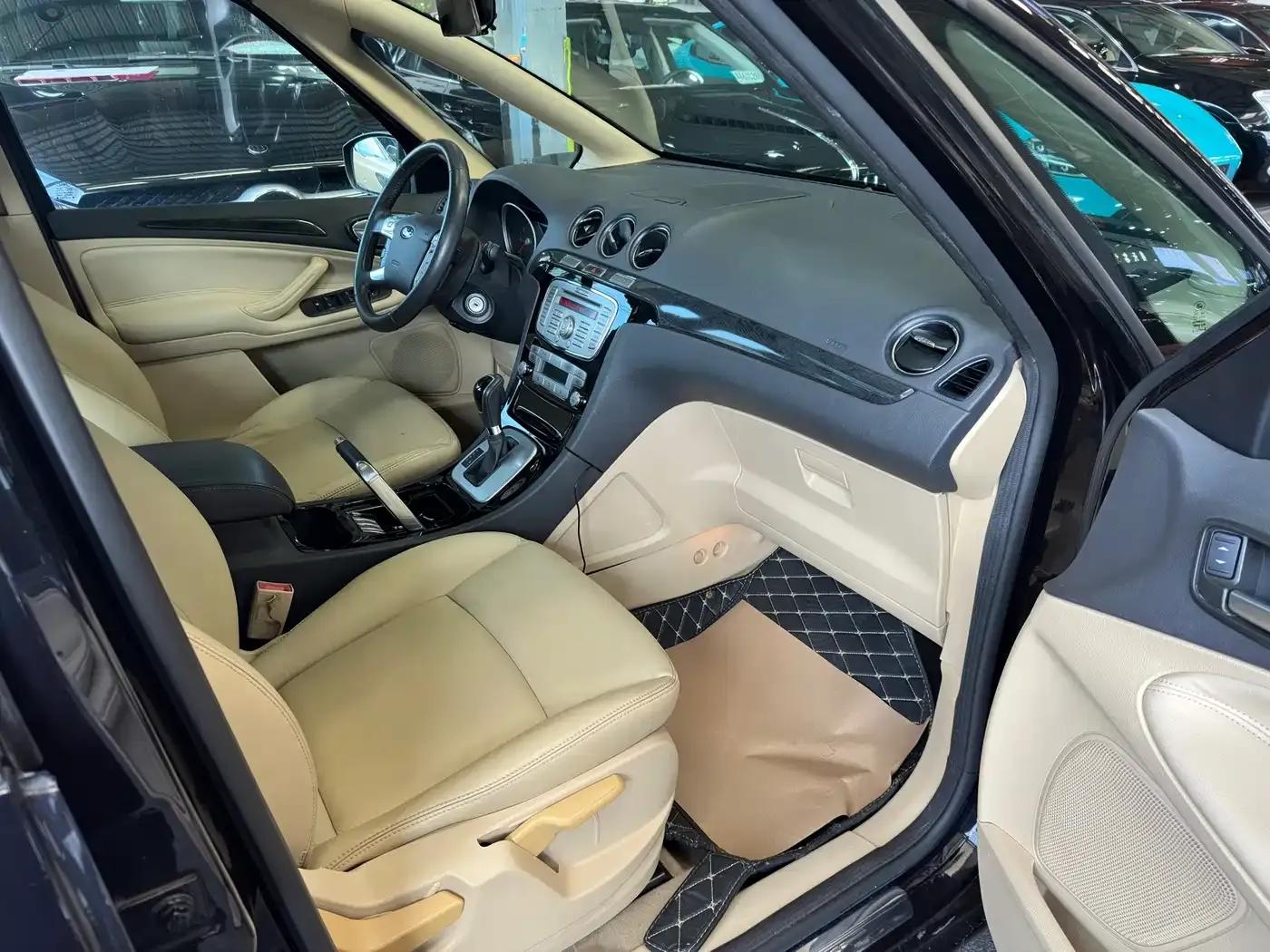 Maxx 2008 2.3L 7-seater Luxury — миниатюра 17