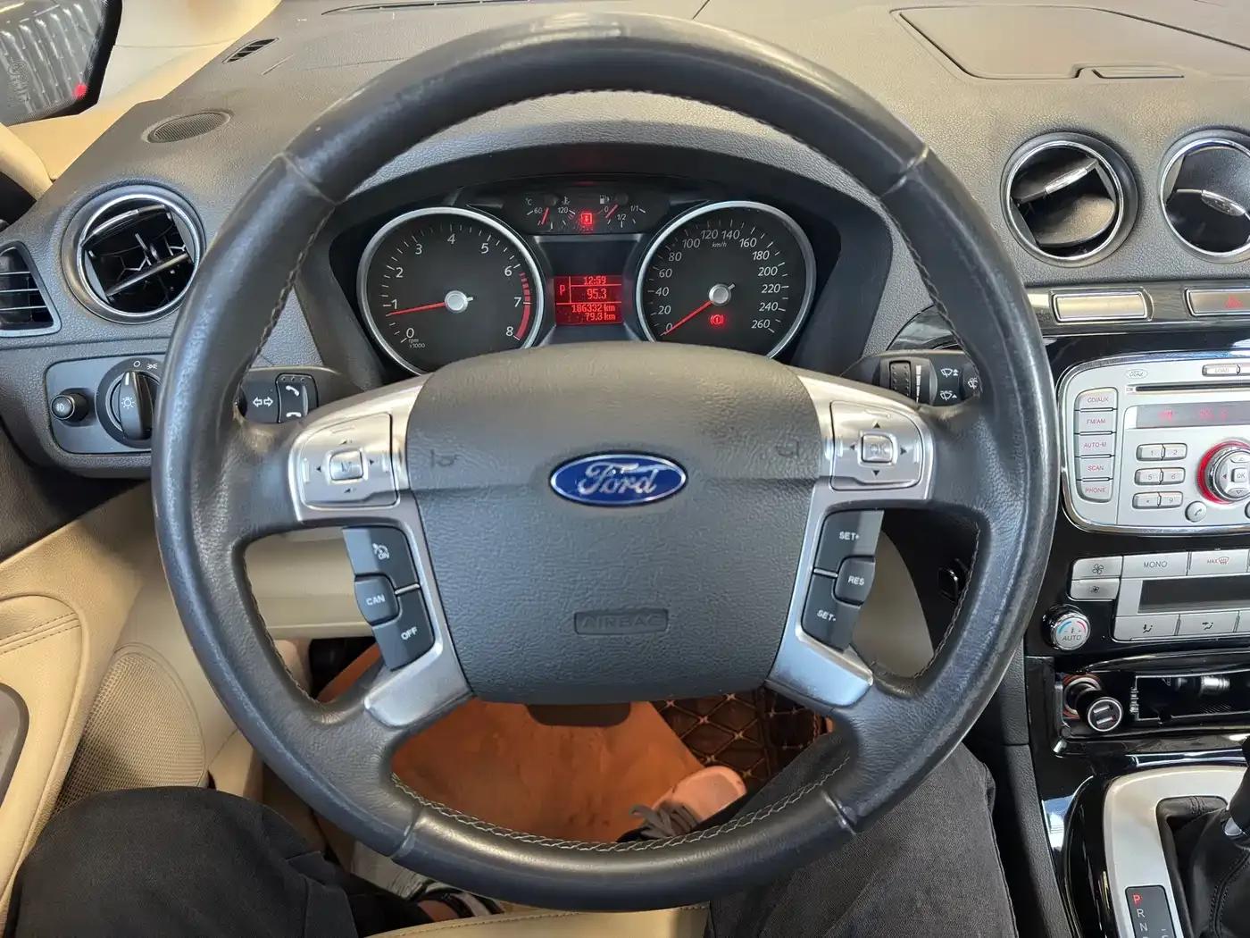 Maxx 2008 2.3L 7-seater Luxury — миниатюра 10
