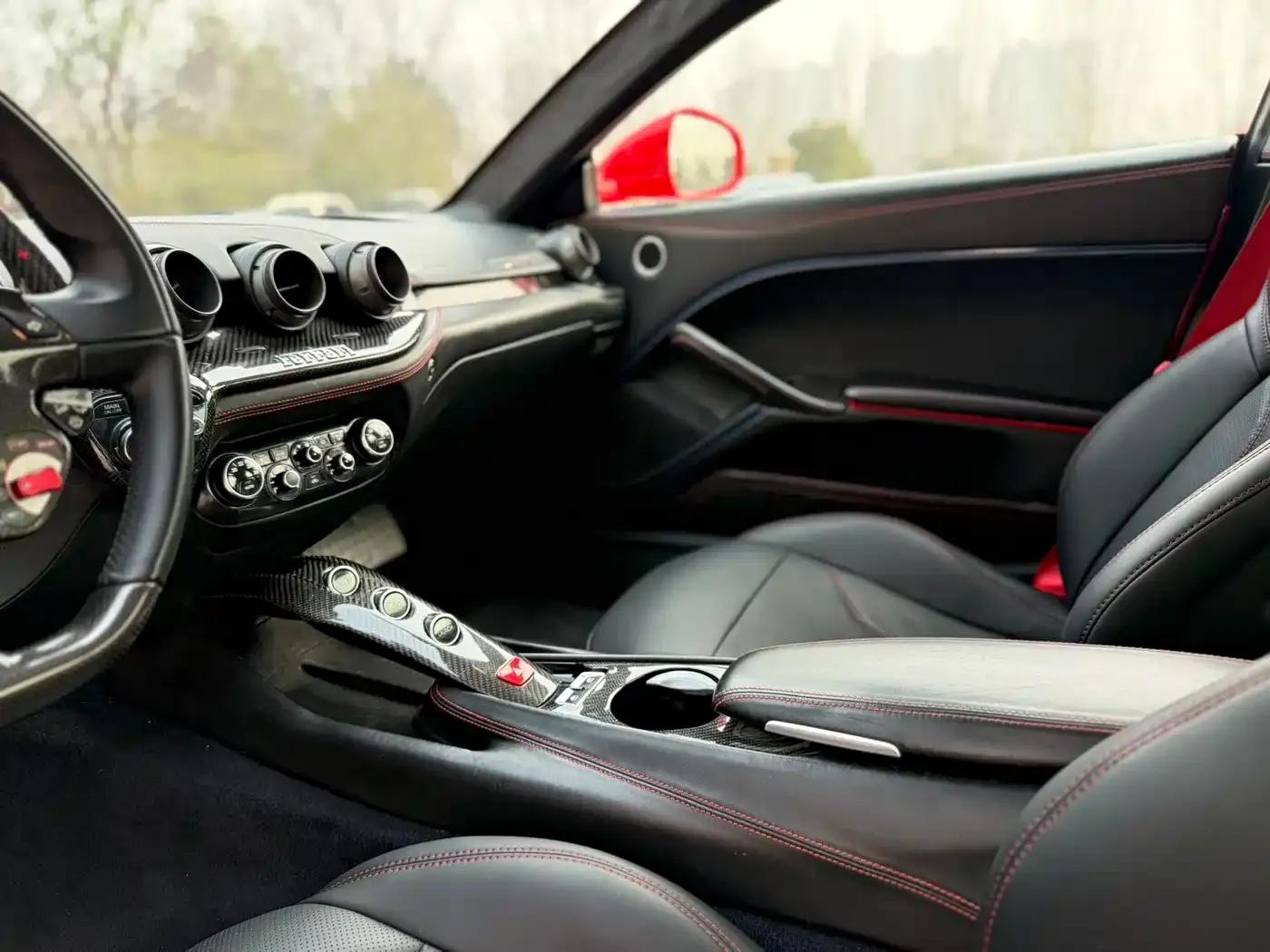 2013 F12berlinetta 6.3L Standard Model — миниатюра 19