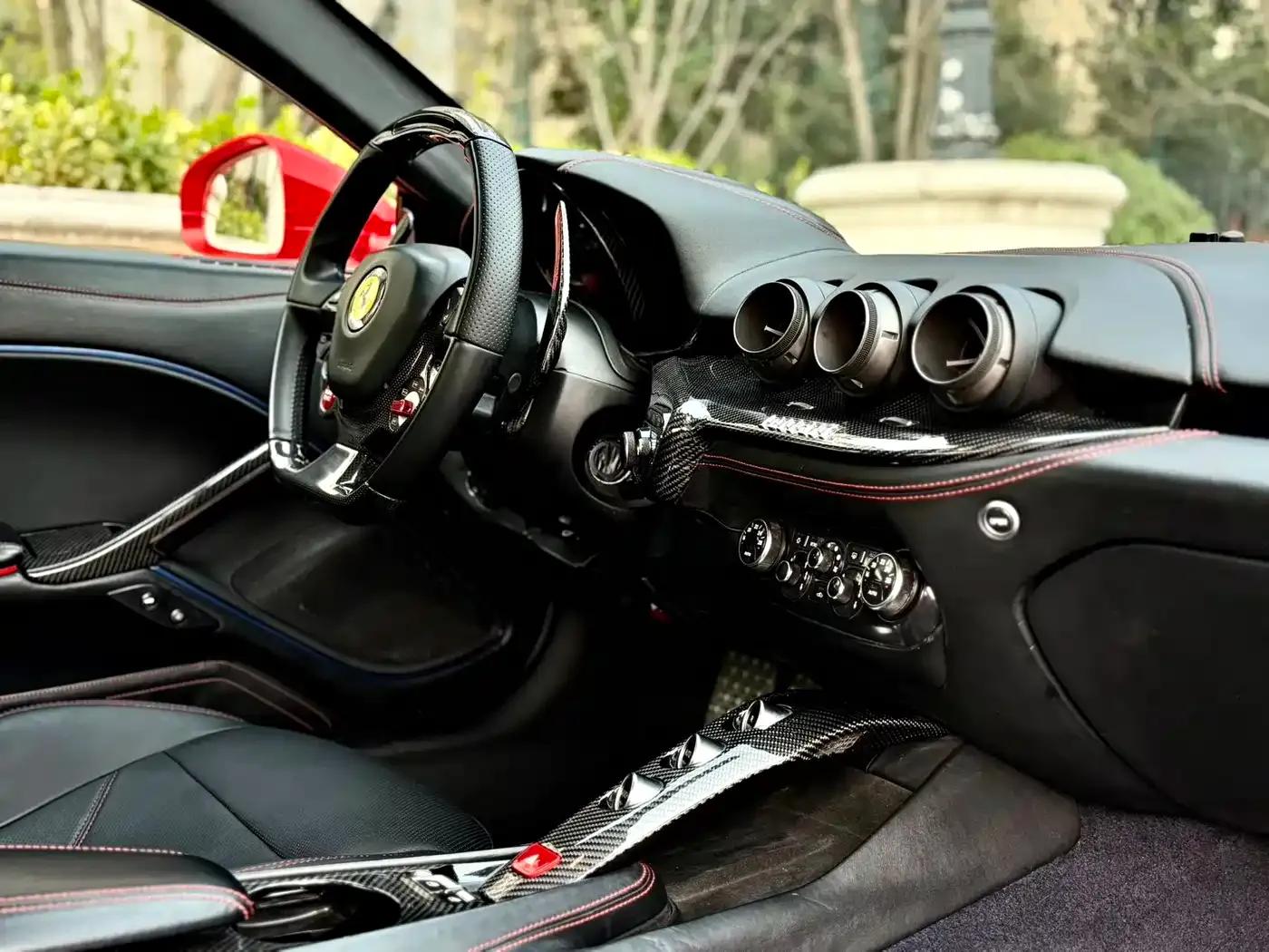 2013 F12berlinetta 6.3L Standard Model — миниатюра 23