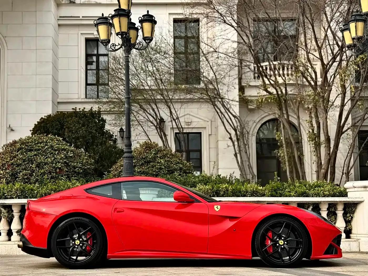 2013 F12berlinetta 6.3L Standard Model — миниатюра 4