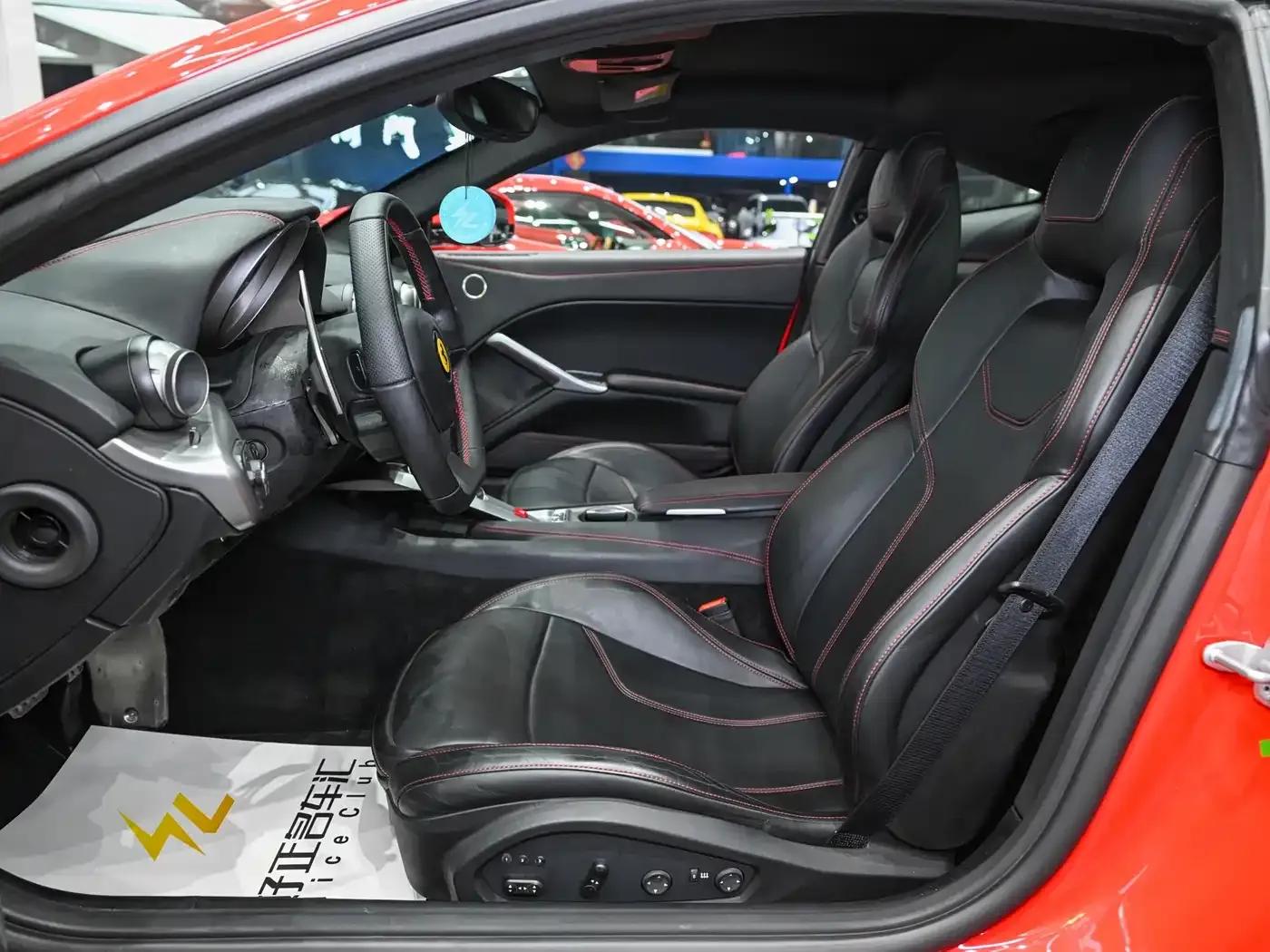 2013 F12berlinetta 6.3L Standard Model — миниатюра 13