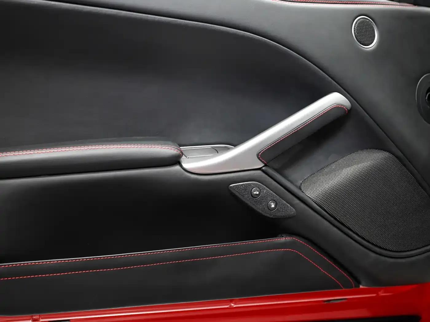 2013 F12berlinetta 6.3L Standard Model — миниатюра 18