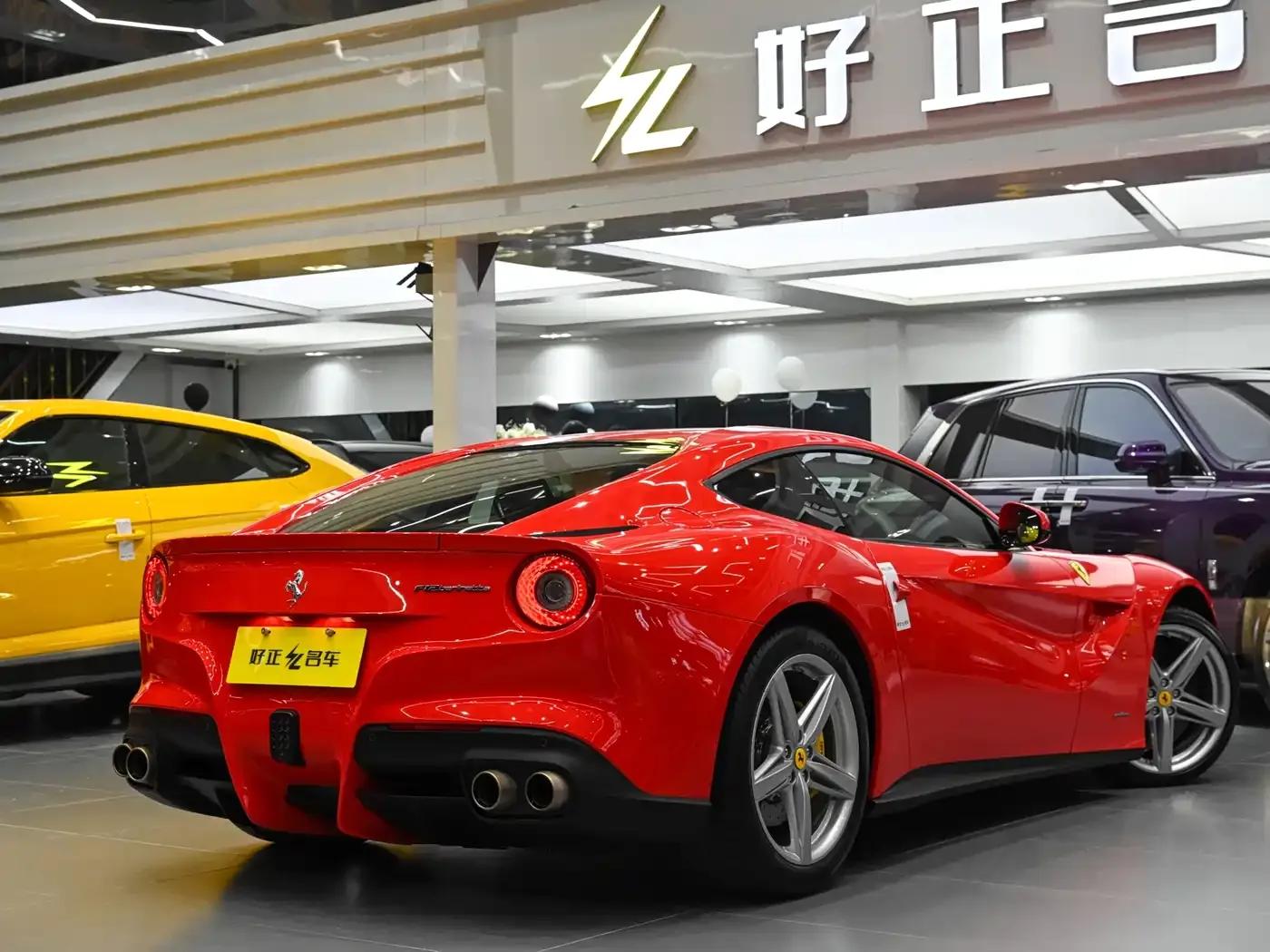 2013 F12berlinetta 6.3L Standard Model — миниатюра 4