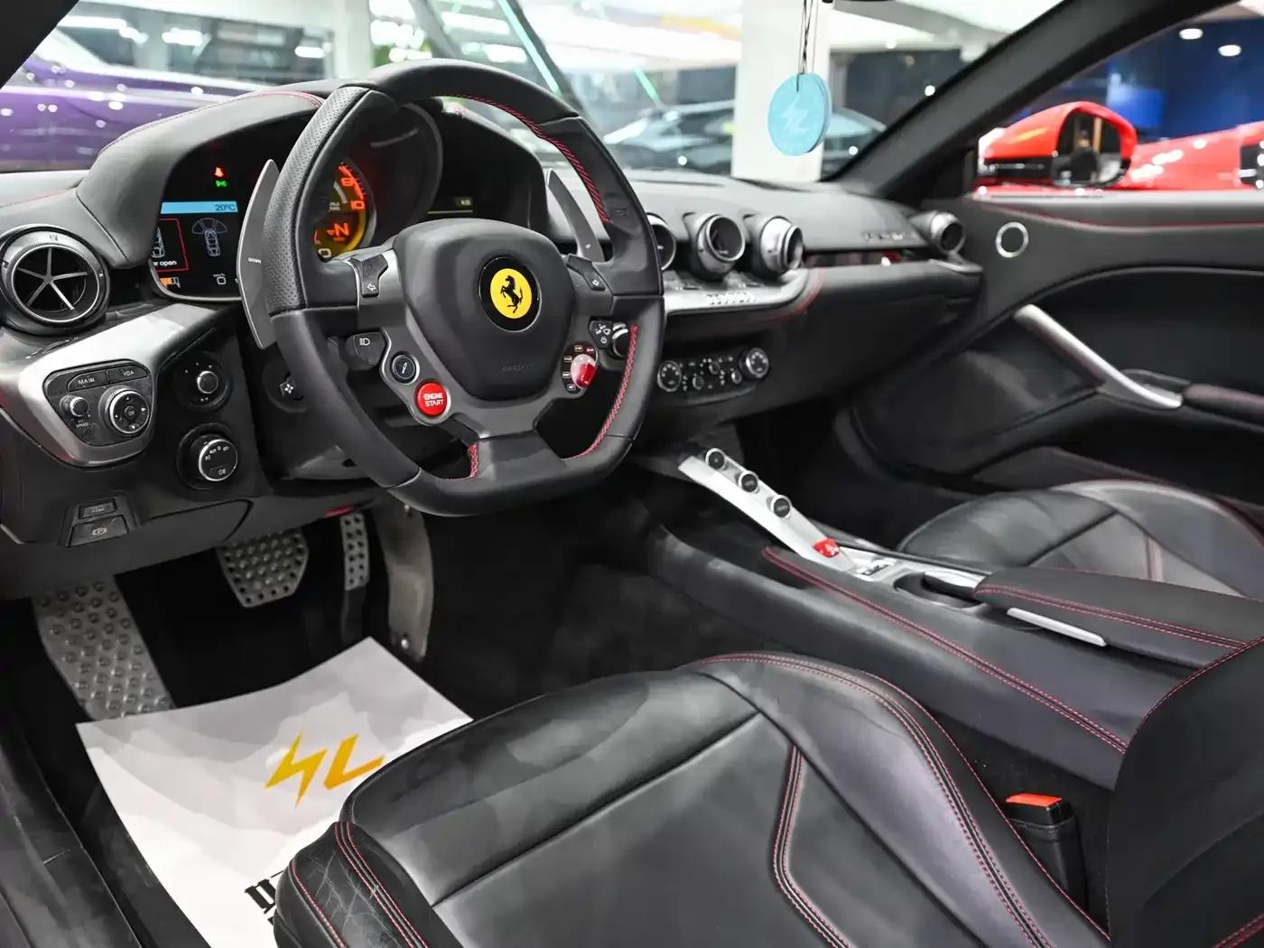 2013 F12berlinetta 6.3L Standard Model — миниатюра 8