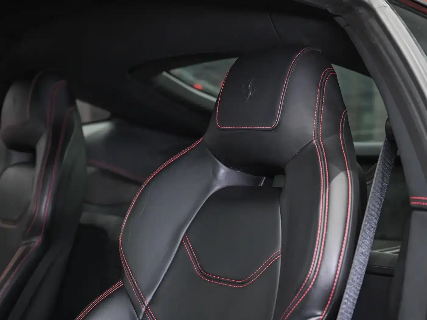 2013 F12berlinetta 6.3L Standard Model — миниатюра 9