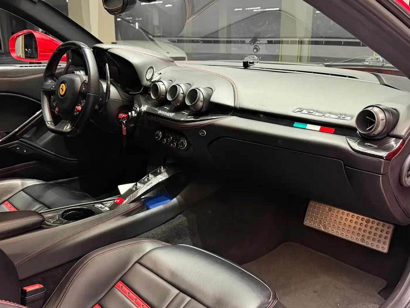 2013 F12berlinetta 6.3L Standard Model — миниатюра 7