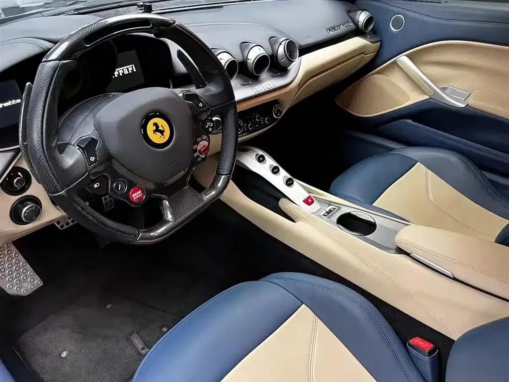 2013 F12berlinetta 6.3L Standard Model — миниатюра 4