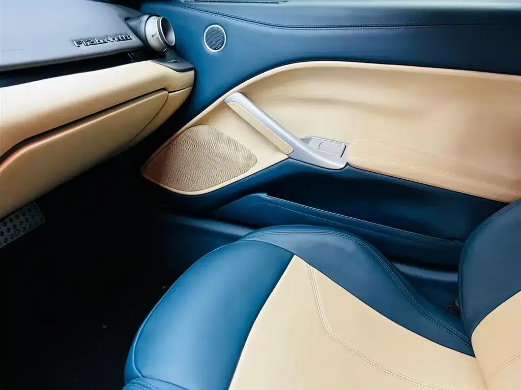 2013 F12berlinetta 6.3L Standard Model — миниатюра 7