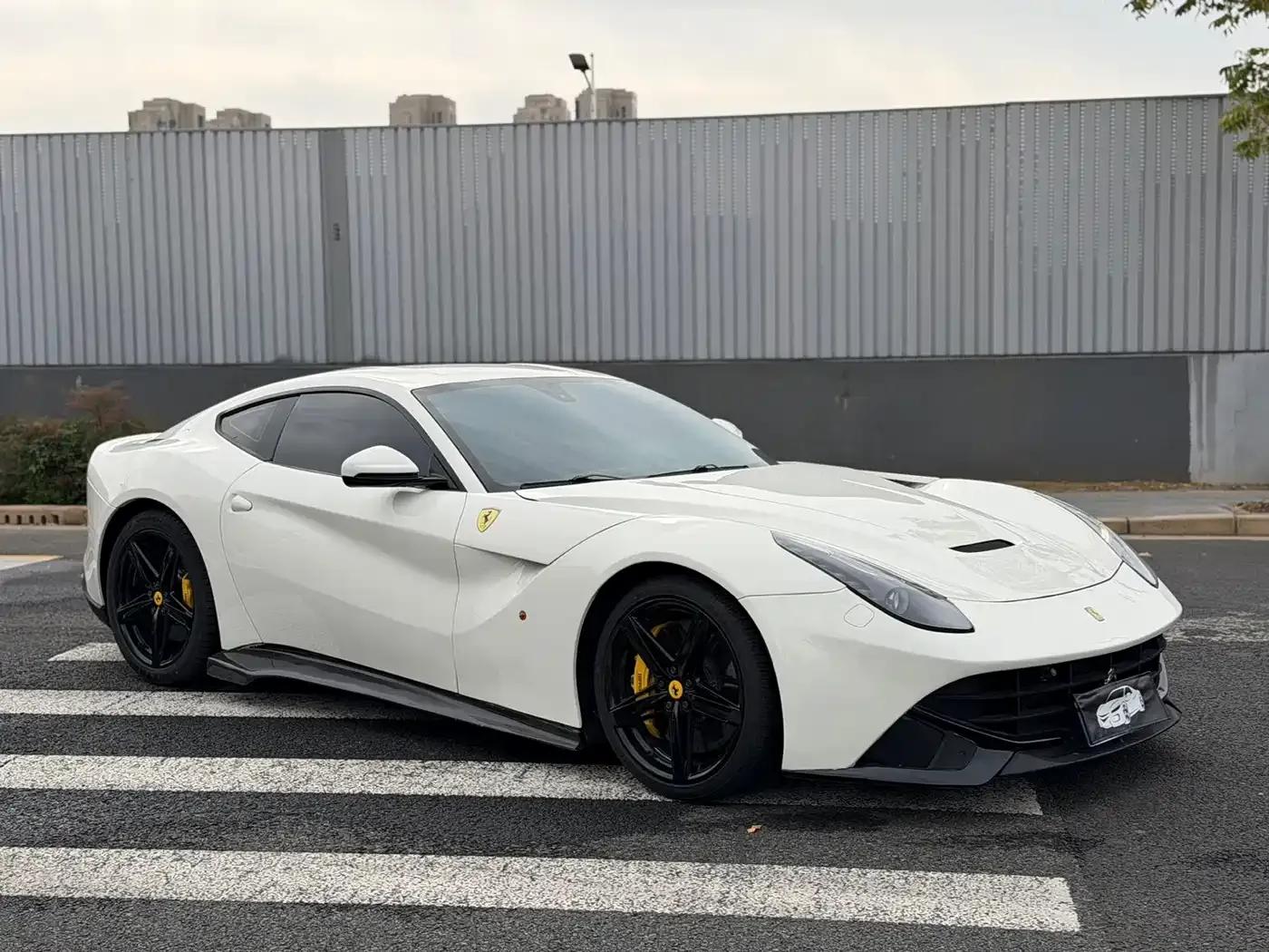 2013 F12berlinetta 6.3L Standard Model — миниатюра 6
