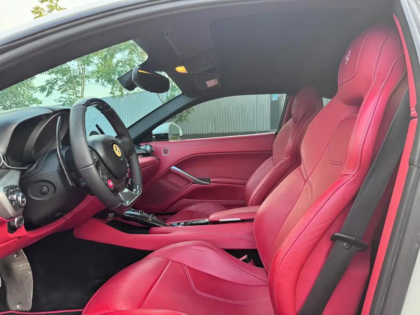 2013 F12berlinetta 6.3L Standard Model — миниатюра 8