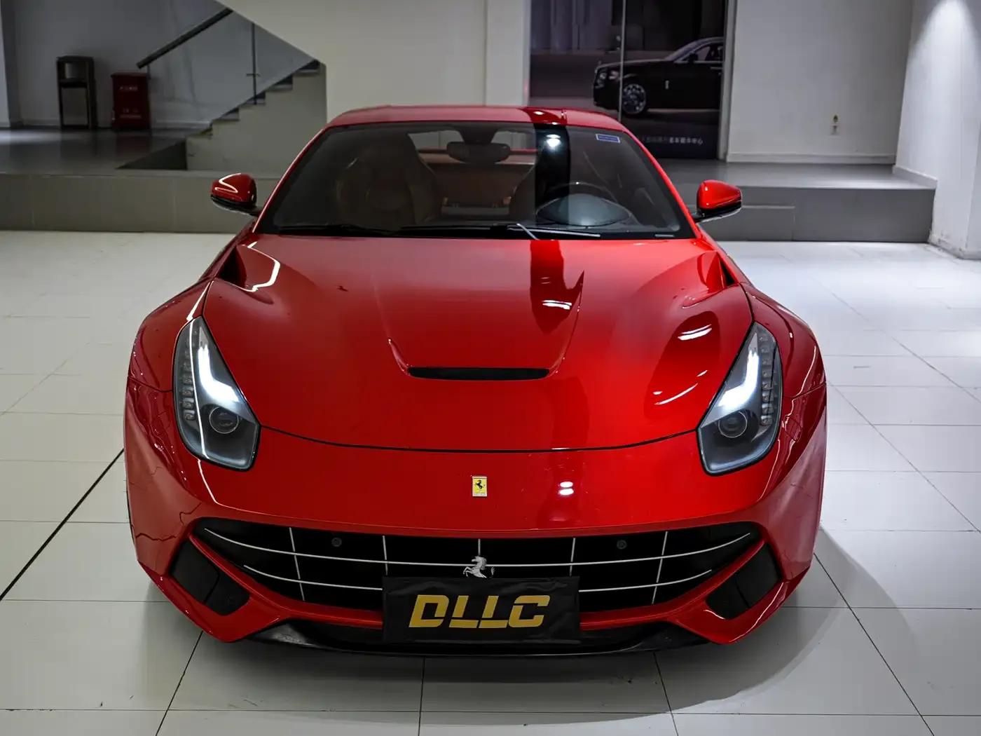 2013 F12berlinetta 6.3L Standard Model — миниатюра 3