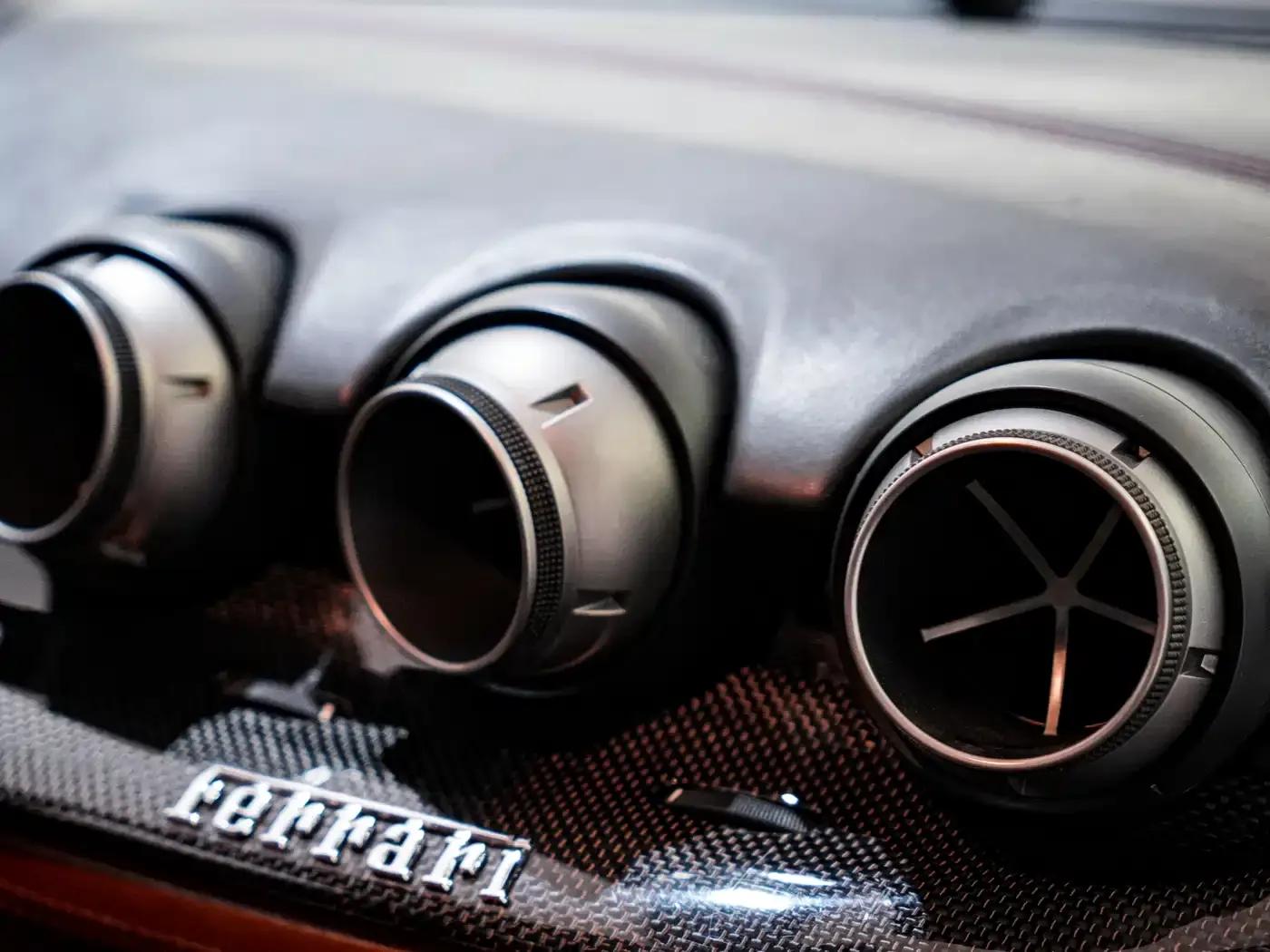 2013 F12berlinetta 6.3L Standard Model — миниатюра 25