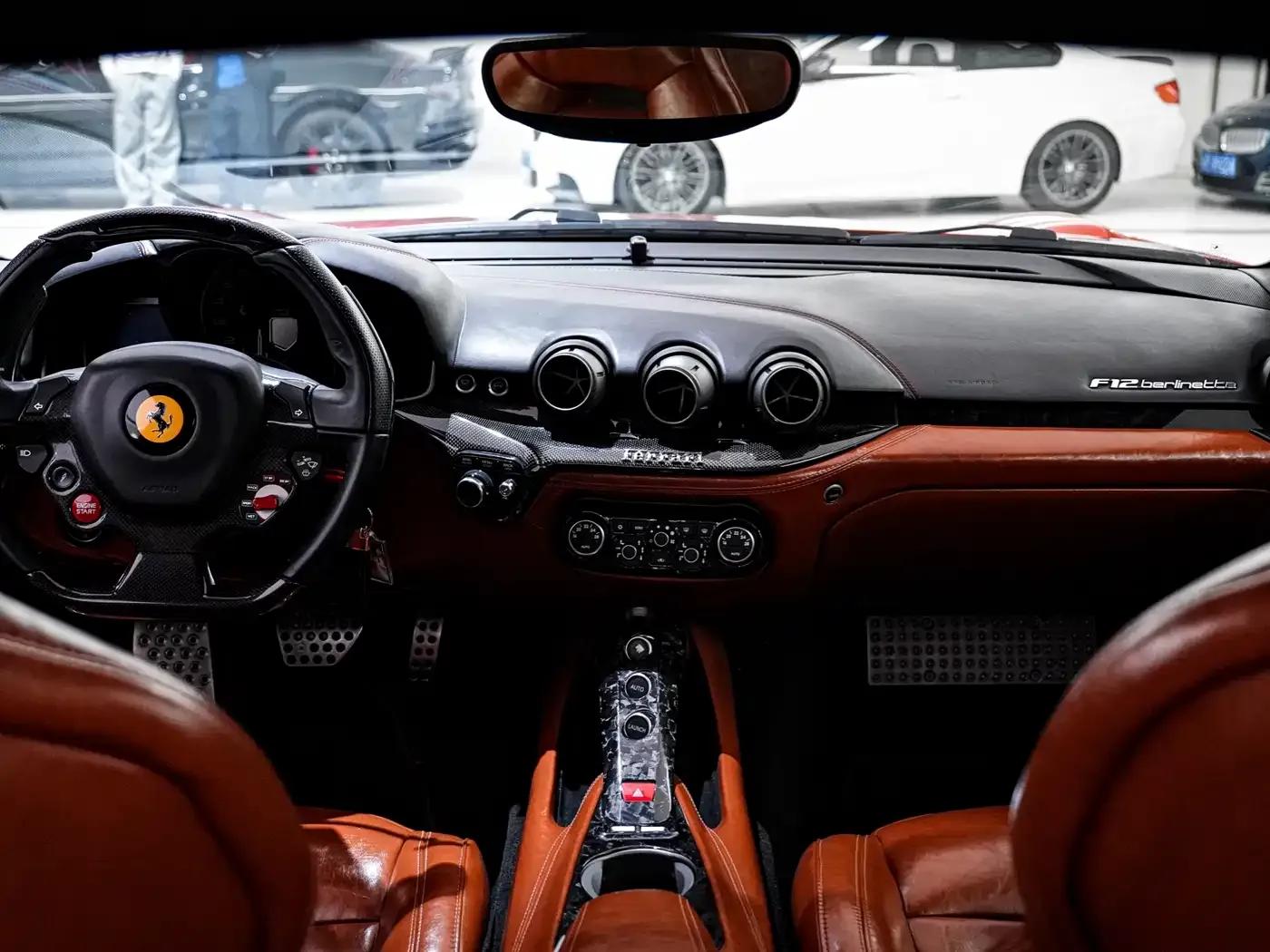 2013 F12berlinetta 6.3L Standard Model — миниатюра 26