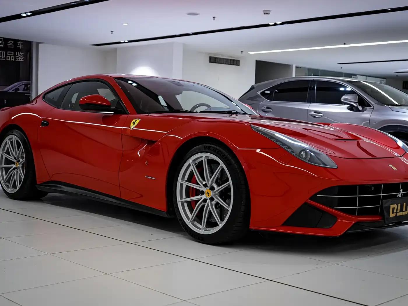 2013 F12berlinetta 6.3L Standard Model — миниатюра 4