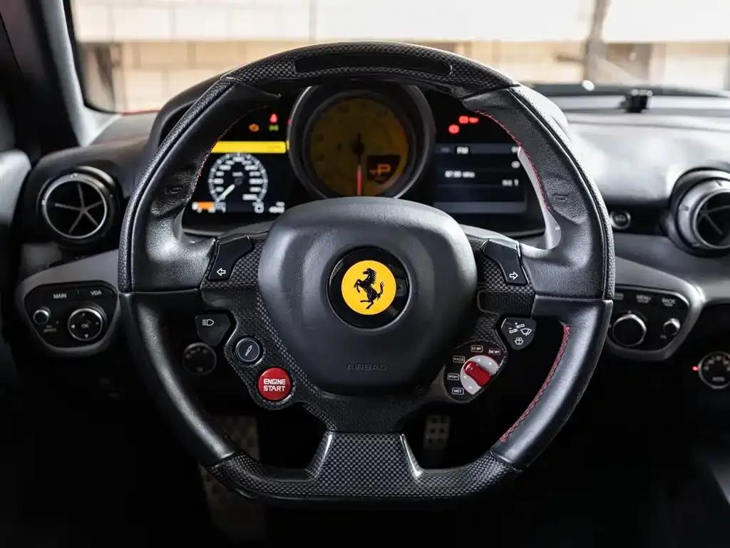2013 F12berlinetta 6.3L Standard Model — миниатюра 11