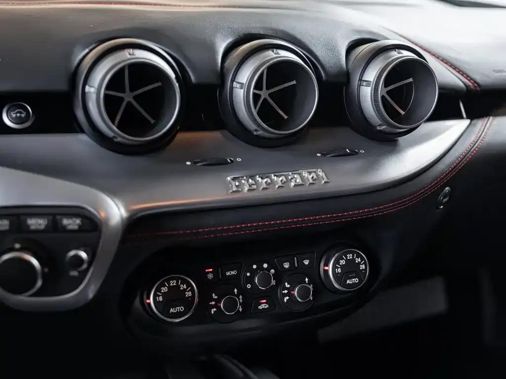 2013 F12berlinetta 6.3L Standard Model — миниатюра 13