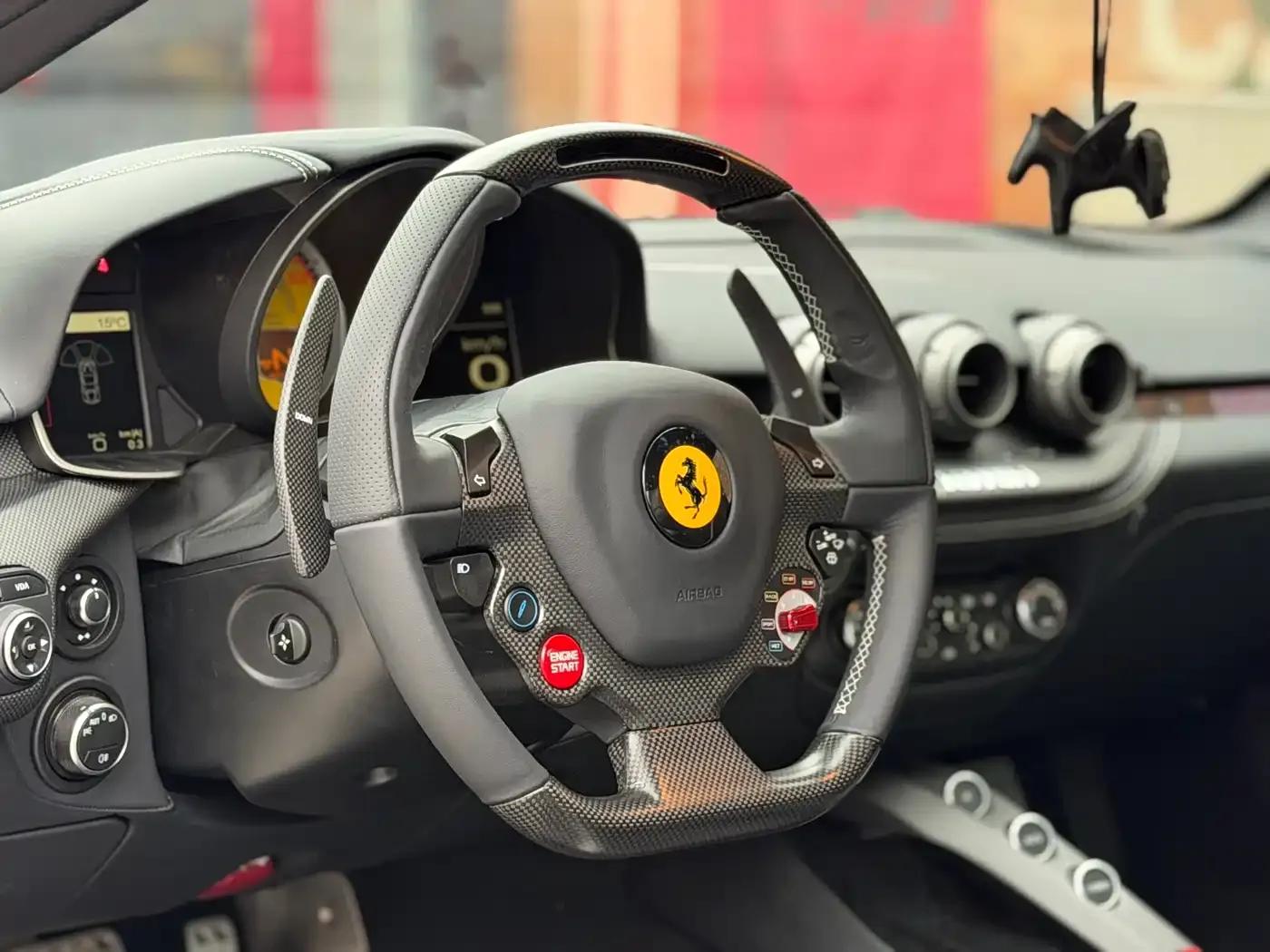 2013 F12berlinetta 6.3L Standard Model — миниатюра 5