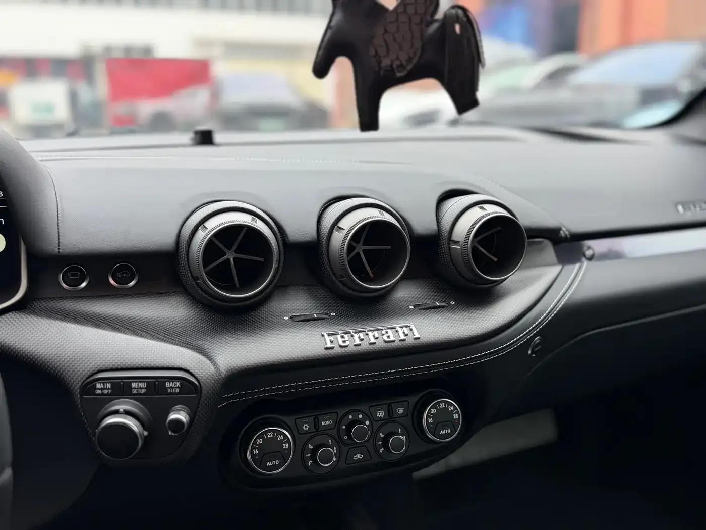 2013 F12berlinetta 6.3L Standard Model — миниатюра 6