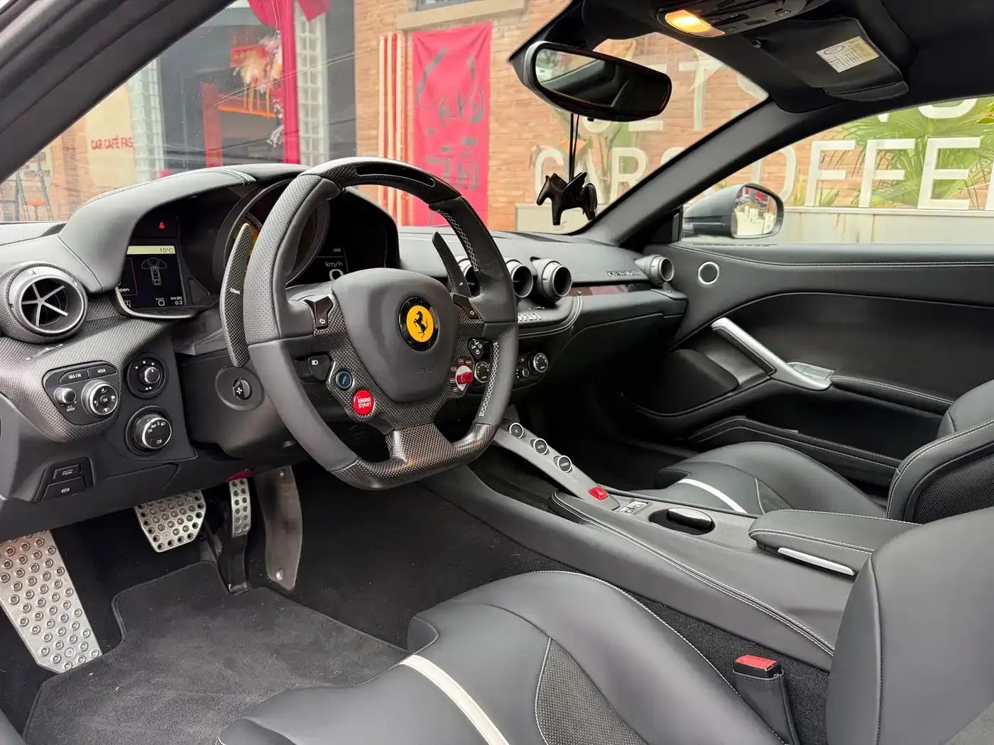 2013 F12berlinetta 6.3L Standard Model — миниатюра 8