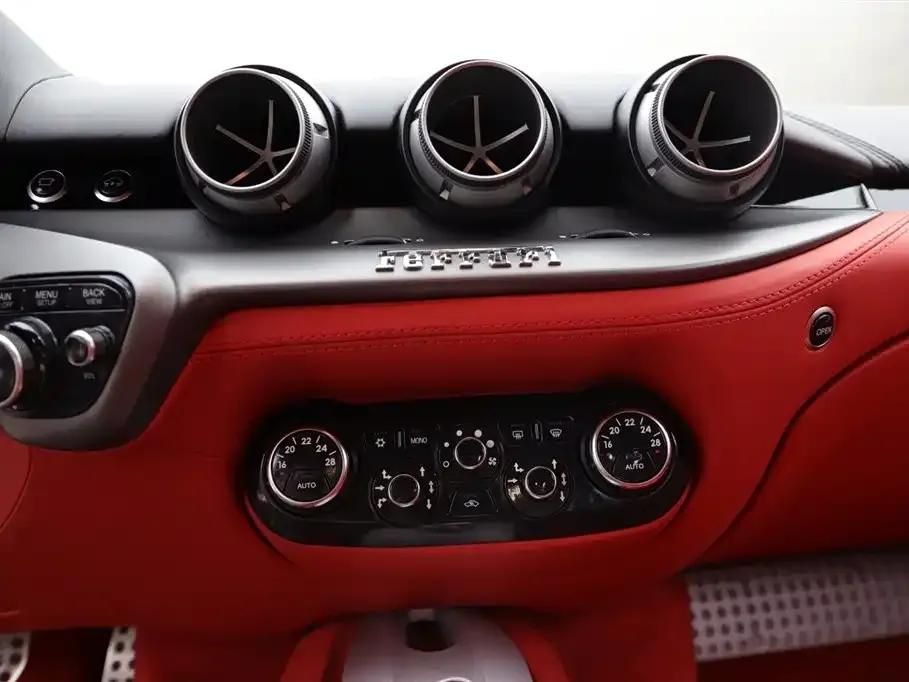 2013 F12berlinetta 6.3L Standard Model — миниатюра 11