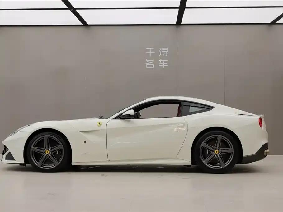 2013 F12berlinetta 6.3L Standard Model — миниатюра 3