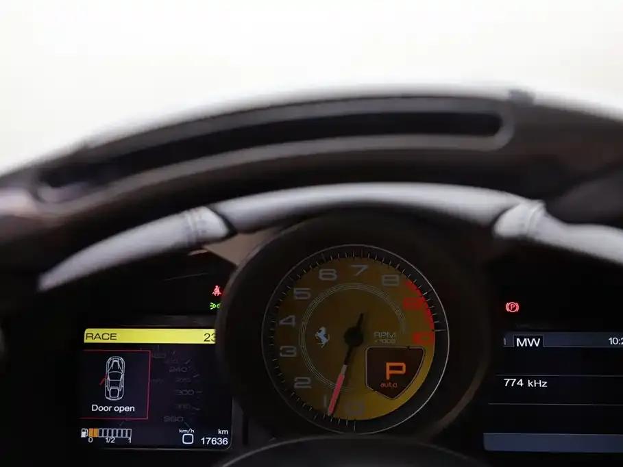 2013 F12berlinetta 6.3L Standard Model — миниатюра 9