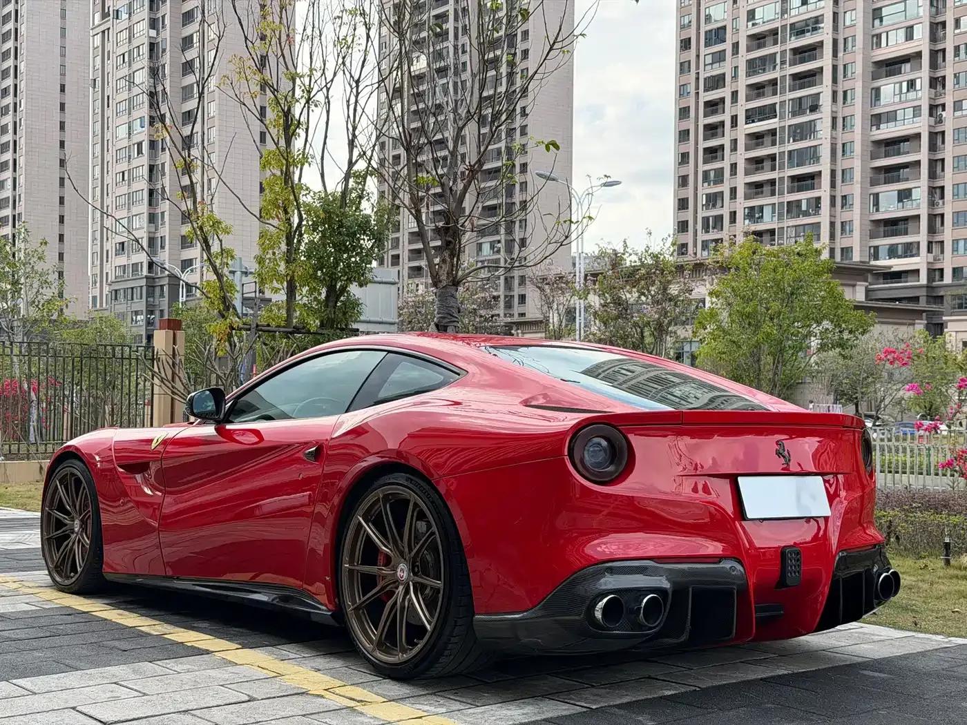 2013 F12berlinetta 6.3L Standard Model — миниатюра 4