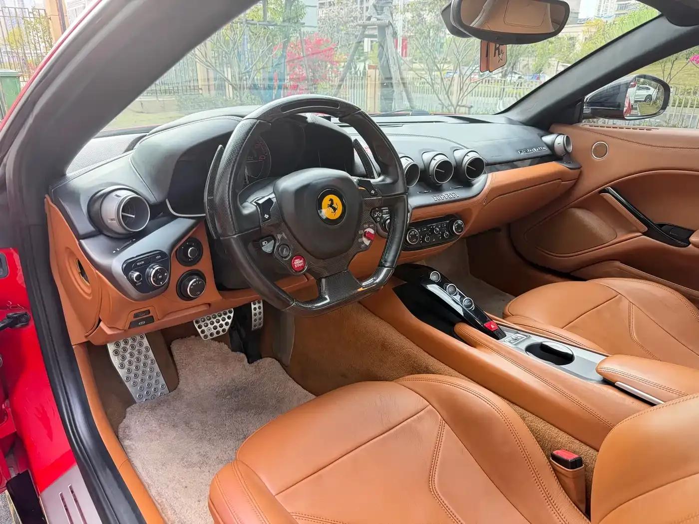 2013 F12berlinetta 6.3L Standard Model — миниатюра 6