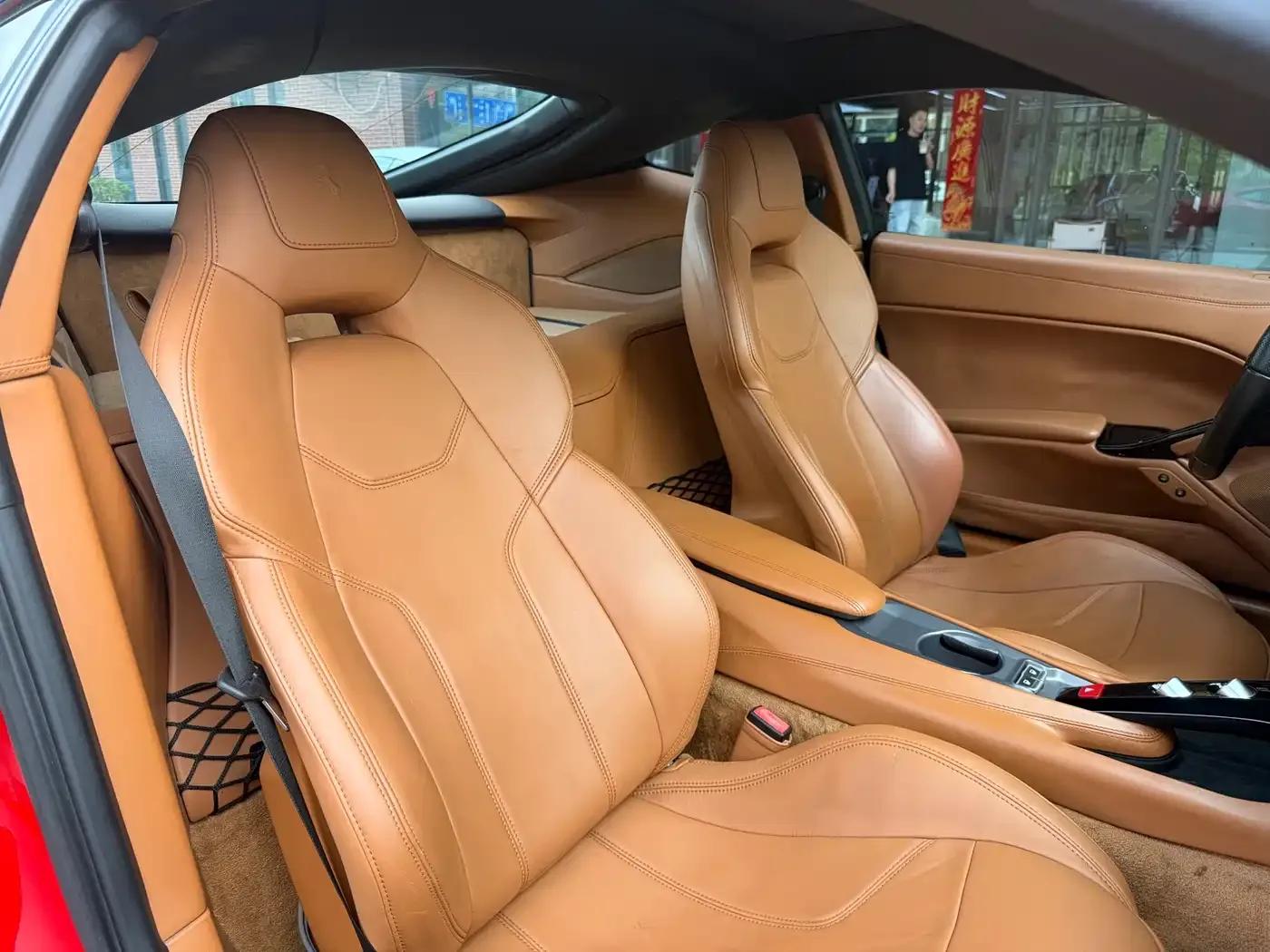 2013 F12berlinetta 6.3L Standard Model — миниатюра 7