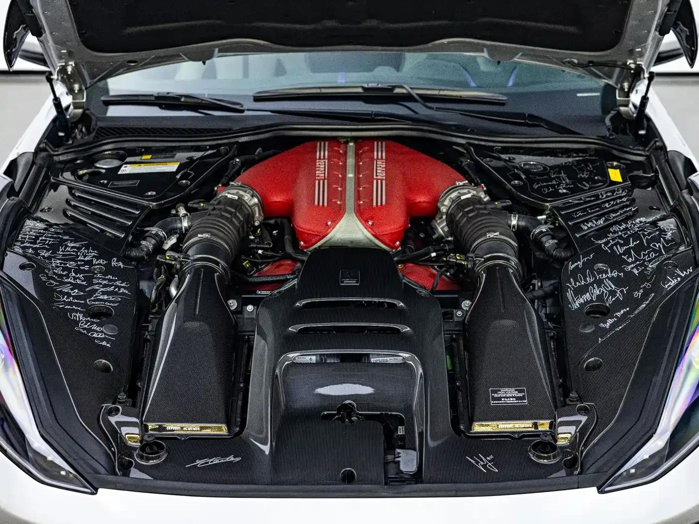 Ferrari 812 2024 Model 6.5L Automatic — миниатюра 6