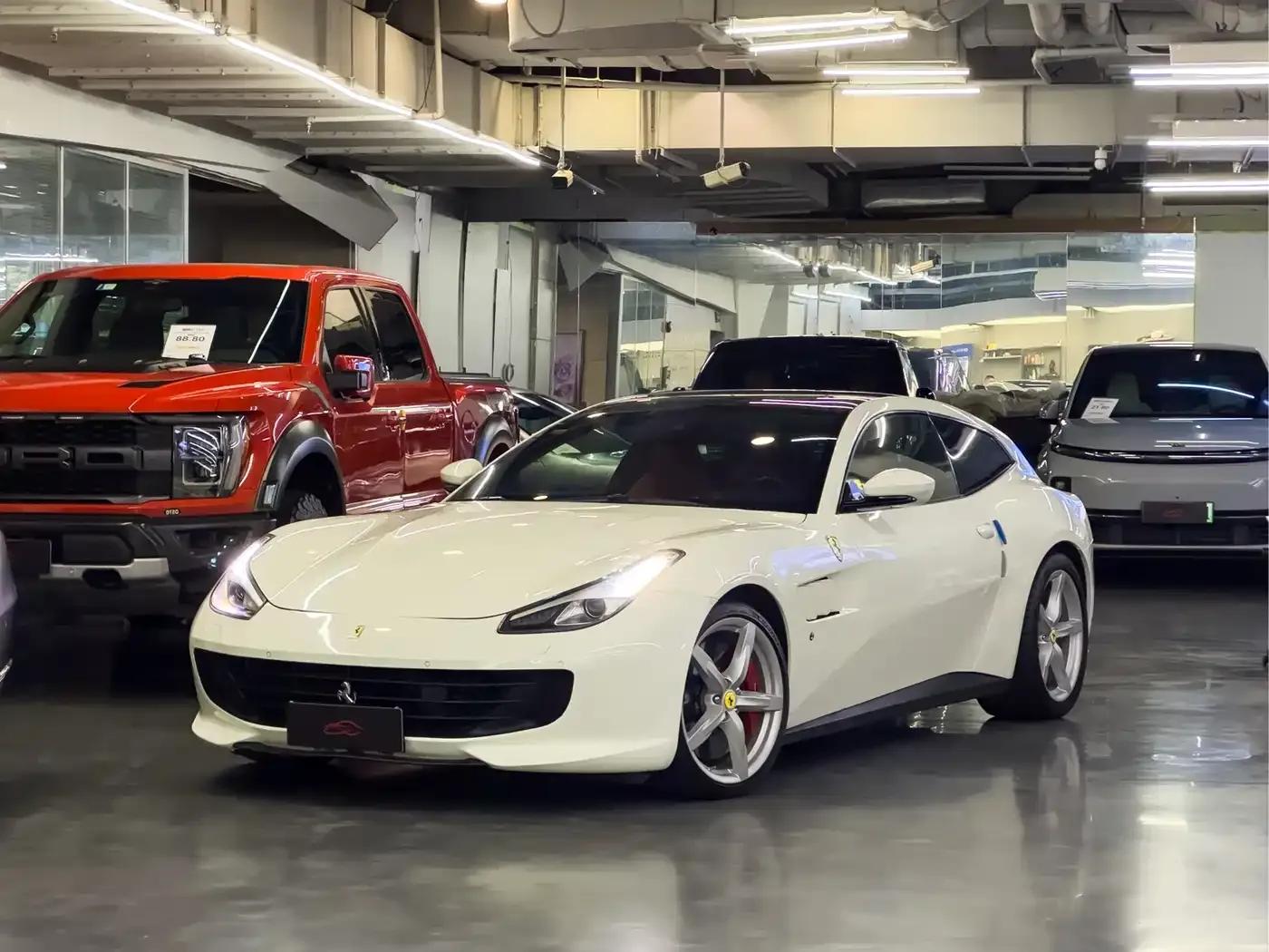 2017 GTC4Lusso 3.9T V8 — миниатюра 1