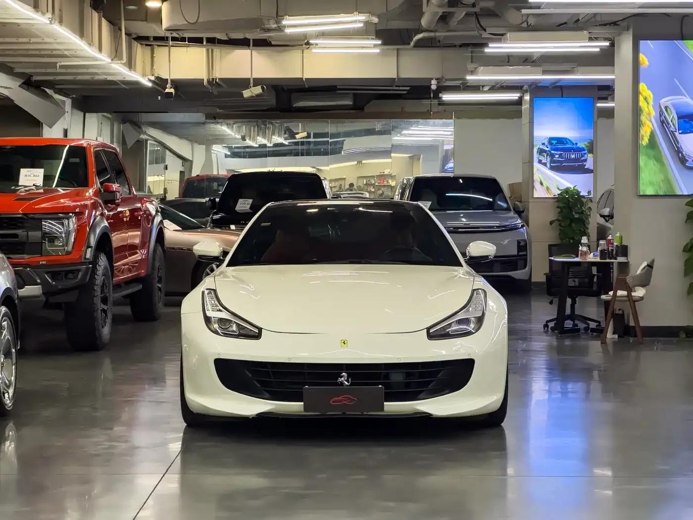 2017 GTC4Lusso 3.9T V8 — миниатюра 2