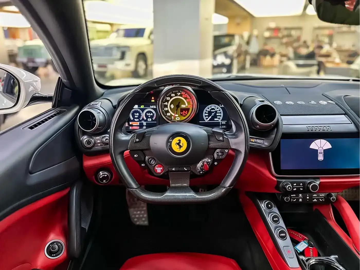 2017 GTC4Lusso 3.9T V8 — миниатюра 12